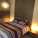 Chez Jeannine Et Yvo Nyaraló *