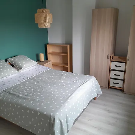 Chez Jeannine Et Yvo *