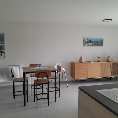 Chez Jeannine Et Yvo *